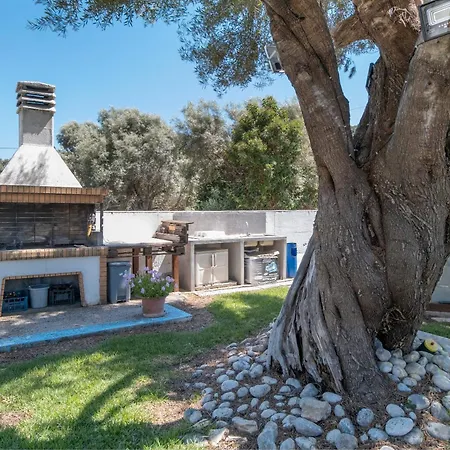 Iliachtida Studio-villas *