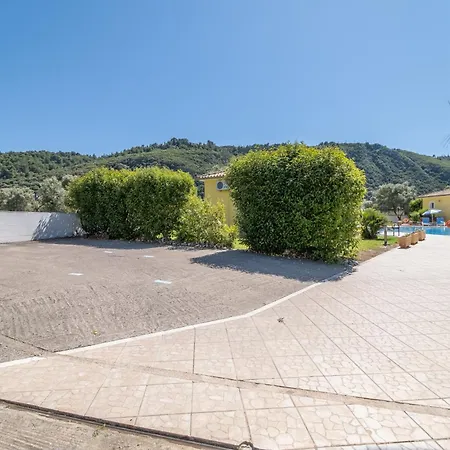 Iliachtida Studio-villas * Lefkáda