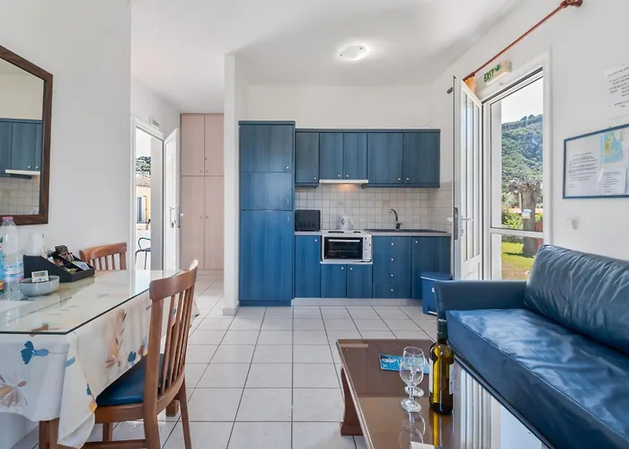 Iliachtida Studio-villas *